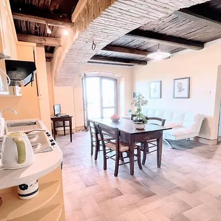 Exclusive Pool-open All Year-spoleto Biofarm-slps 8-village Shops, Bar1 Km 4 Farm stay