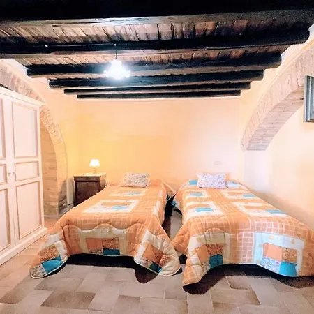 Exclusive Pool-open All Year-spoleto Biofarm-slps 8-village Shops, Bar1 Km 4 Farm stay Poreta